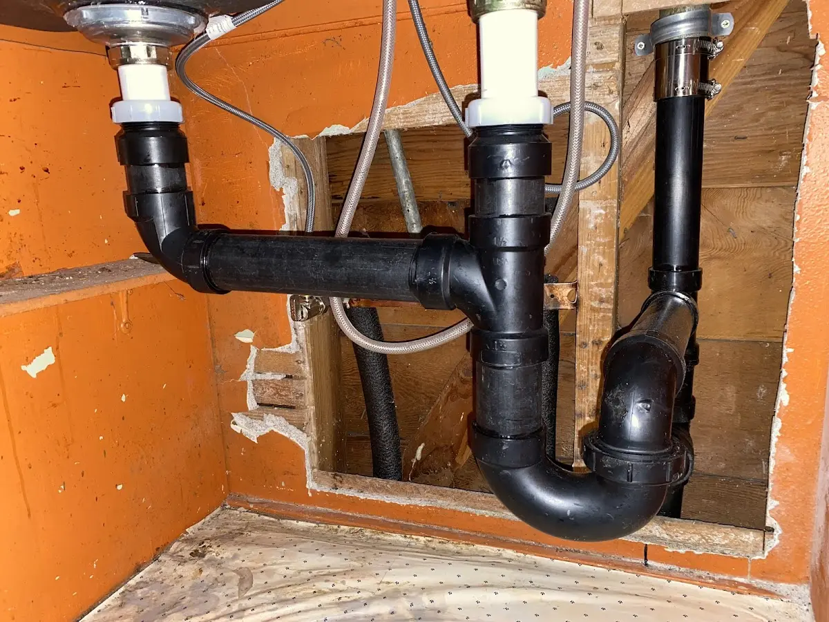 Professional Pipe Bursting equipment and tools on the job in Centre